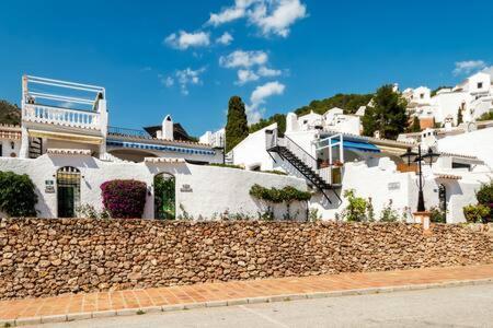 Hermosa Casa Con Terraza E Increibles Vistas Al Mar Y La Montana Нерха Екстер'єр фото